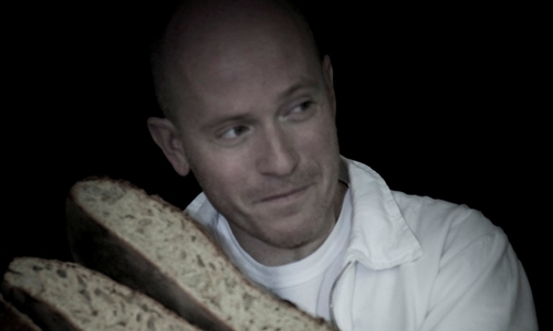 Christophe Vasseur, titolare della panetteria Du Pain et des Id&eacute;es al&nbsp;34 di rue Yves Toudic, Parigi, telefono&nbsp;+33.(0)1.42404452. Imperdibili i pan au chocolat del mattino. E non solo quelli