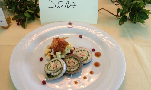 Secondo posto per Andrea Brugnetti e il Rotolo di sgombro con riso Acquerello e gambero rosso di Ponza con la sua crocchetta su cruditè di sedano rapa