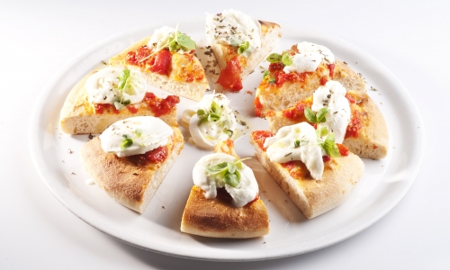 La Pizza &egrave; ancora protagonista quest'anno con un'intera giornata dedicata a Identit&agrave; di Pizza in Sala Blu 1. Qui la Bufala Campana di Simone Padoan (foto Brambilla-Serrani)