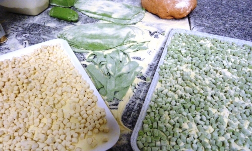 La preparazione della pasta per le Virtù