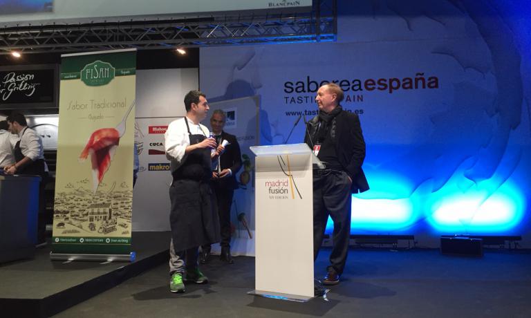 Ricard Camarena col critico gastronomico José Carlos Capel. Lo chef di Valencia sarà tra i protagonisti anche di Identità Milano