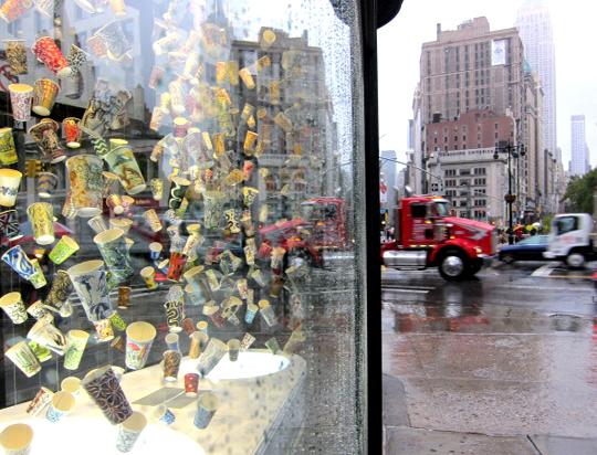 Ha nevicato ieri a New York e il traffico di Manhattan è andato in tilt, qui siamo a Madison Square Park