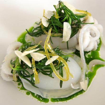 Crudo di allievi con salsa di mandorle e basilico, limone e agretti