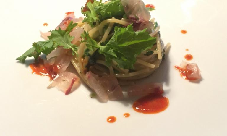 Spaghetto aglio, olio, sauro bianco affumicato e salsa di nduja