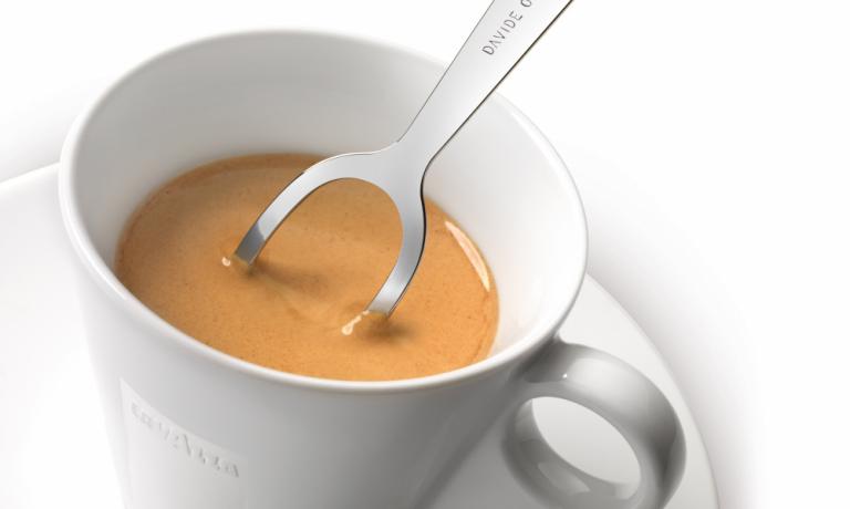 Espoon, il cucchiaino fortao ideato da Davide Oldani e dal team Lavazza