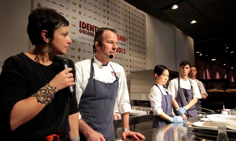 Simone Padoan con Francesca Barberini: il pizza-chef di San Bonifacio ha festeggiato i 20 anni di un'attività che ha cambiato il volto del disco lievitato più famoso del mondo