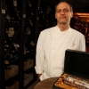 Marcello Leoni, 44 anni, bolognese. Il cuoco ha inaugurato il 27 gennaio il ristorante Leoni,&nbsp;+39.051.700102, dopo 2 anni di lavoro. L'insegna splende nella cosiddetta Balena della nuova sede felsinea di Unipol, in Porta Europa (foto&nbsp;Dario Tepedino)