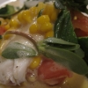 [p][b]Passerini[/b] cura anche la seconda portata: [i]Pescatrice mais, zucchine, pomodori e pil pil al limone verde[/i]. Godurioso anche per la presenza insolita del mais, che di solito fa tanto insalata al bar ma che qui invece contrasta con dolcezza le note del limone.[/p]