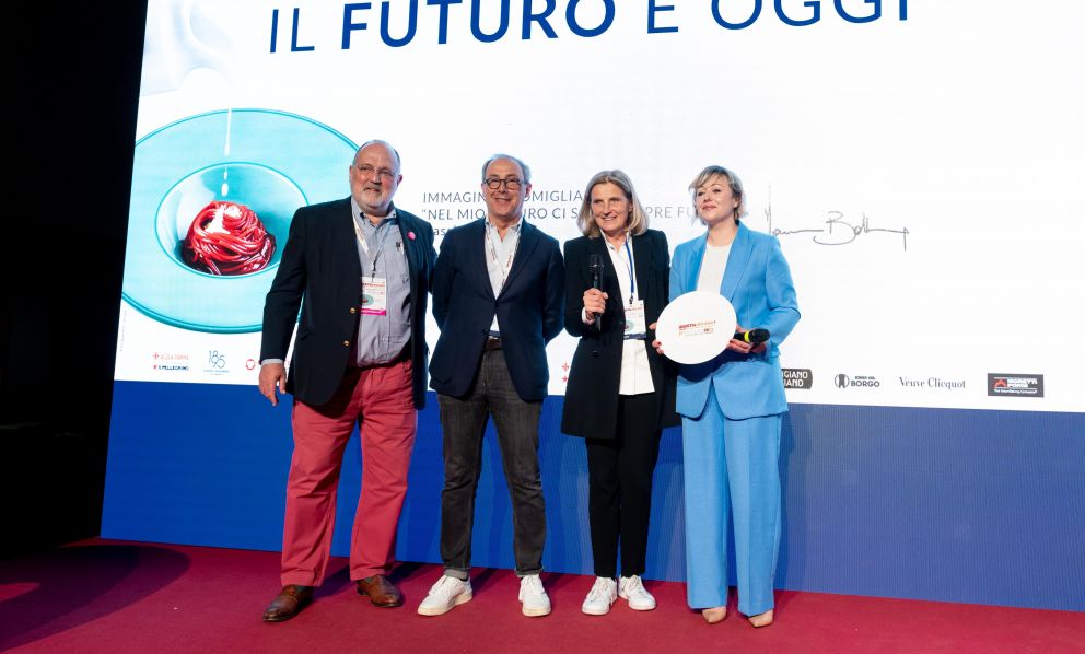Caraiba consegna il premio Identità di Sala a Valentina Bertini, del ristorante Langosteria di Milano
