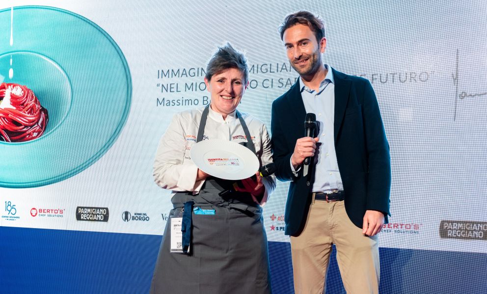 CHS Group premia come Artigiano del Gusto Viviana Varese del ristorante ViVa a Milano
