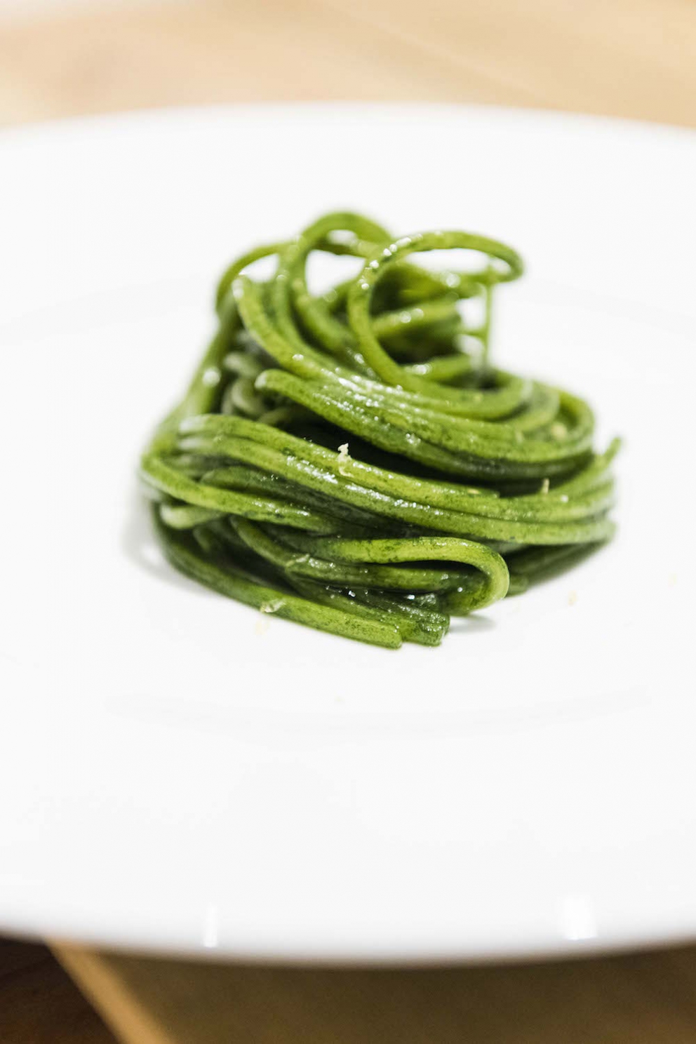 Galleria fotografica






Giancarlo Perbellini di Casa Perbellini, mattatore a Chicago









Gnocchi di polenta di Storo, pane, verze, rape rosse, brodo al caprino e polvere di crosta di Grana Padano, il piatto della lezione di Perbellini in Illinois









Le t-shirt di Eataly









Sarah Grueneberg, chef del ristorante Monteverde di Chicago, una bella sorpresa

 









La pasta di Sarah è quasi cotta…









…e darà vita a splendidi Spaghetti Monograno Felicetti, Grana Padano, pecorino romano e toscano, ricotta di siero di latte, blend di 4 pepi









Carlo Cracco, protagonista di una lezione e di un pranzo a Chicago









The making of… Bacio Perugina

 






