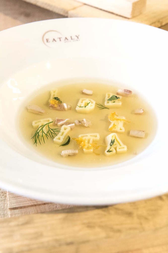 Galleria fotografica






Giancarlo Perbellini di Casa Perbellini, mattatore a Chicago









Gnocchi di polenta di Storo, pane, verze, rape rosse, brodo al caprino e polvere di crosta di Grana Padano, il piatto della lezione di Perbellini in Illinois









Le t-shirt di Eataly









Sarah Grueneberg, chef del ristorante Monteverde di Chicago, una bella sorpresa

 









La pasta di Sarah è quasi cotta…









…e darà vita a splendidi Spaghetti Monograno Felicetti, Grana Padano, pecorino romano e toscano, ricotta di siero di latte, blend di 4 pepi









Carlo Cracco, protagonista di una lezione e di un pranzo a Chicago









The making of… Bacio Perugina

 









Gli Spaghettoni Felicetti con plancton di Carlo Cracco

 









Fusillotti Cappelli Monograno Felicetti e burro affumicato, un primo efficace di Carlo Cracco

 









Pasta ancora protagonista con i deliziosi Sedani Monograno Felicetti e vellutata di fagioli con polpo, abalone della baia di Monterey e pepe affumicato di Michael Tusk, chef del Quince di San Francisco

 









I tortelli al topinambur, primo piatto del pranzo di Eataly Chicago. La firma è ancora di Michael Tusk

 









L’Uovo affumicato presentato da Carlo Cracco al pranzo di Chicago

 









Crostata di buttermilk, il dolce di Chicago firmato a Eataly Chicago da Rob Wing, resident chef

 









Spalla fondente d’agnello, cipolla, mozzarella affumicata e pane al pomodoro, il secondo di Chicago di Giancarlo Perbellini

 









I formaggi di Carozzi: Quader de Cavra, formaggio Branzi, Valtunt della Valsassina

 









Franco Pepe e Lidia Bastianich, protagonisti della lezione d’apertura della settima edizione di Identità New York

 









Tutto esaurito anche quest’anno alla Scuola di Eataly Flatiron

 









Il prologo della lezione numero 2 di New York: Massimo Bottura e Alex Atala vanno in diretta sulla pagina facebook del New York Times. Con loro, la foodjournalist Melissa Clark

 









Massimo Bottura e Alex Atala

 









I passatelli ricavati dagli scarti della pizza, oggetto della lezione newyorkese di Massimo Bottura

 









Massimo Bottura e il fido secondo Davide Di Fabio

 









Alex Atala, passione paulista

 









Il piatto della lezione di Alex Atala: petto di vitello (brisket) con bacuri e cipolle pickled

 






