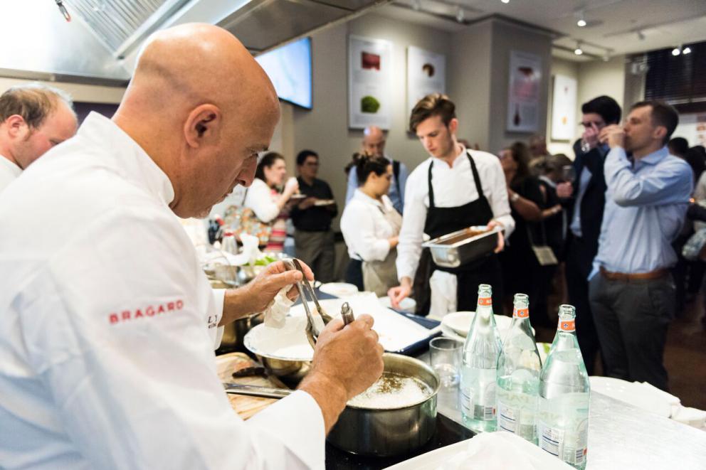 Photogallery






350 guests, divided into six shifts














Virgilio Martinez with assistant Lorenzo Dal Bo









Nicola Farinetti and Corrado Scaglione














Caterina and Susy Ceraudo









Bobo Cerea and his explosive cannoncini 









Ana Ros









Massimo Bottura











