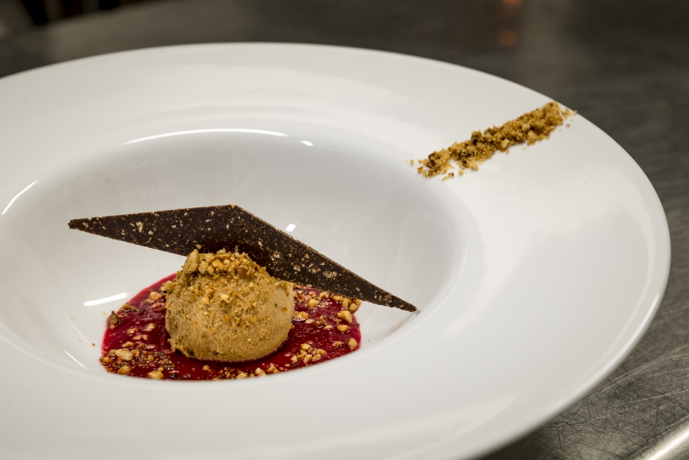 Photogallery






Gianni Dezio, Tosto, Atri (Teramo)

Tortelli with artichokes, fondue of pecorino from Atri, mint and liquorice. Liquorice and mint unite so as to enhance one of the most important vegetables in Italian cuisine









Valerio Centofanti, L'Angolo d'Abruzzo, Carsoli (L'Aquila)

Pappardelle with gelded lamb with pecorino from Alta Valle del Turano. The lamb is gelded before it is two months’ old and raised for 18 months. A dish full of emotions and sensations that has disappeared from Italian kitchens (in the picture, the gelded lamb)









Niko Romito, Reale Casadonna, Castel di Sangro (L'Aquila)

Because it’s the proof that constant research in the kitchen (in this case applied to cutting and macerating cabbage) can pull down the "wall" of vegetal representation and give new and powerful solutions in terms of structure and taste. Creating surprise and deep emotion. For me, it represents a new phase









Mattia Spadone, La Bandiera, Civitella Casanova (Pescara)

Vegetables cooked in salt. I worked on cooking in salt only using vegetables (from our kitchen garden). It may seem banal but I’ve been working on this for over 3 months: these are roots and leaves presented in different textures, crispy, mashed and thinly diced









Patrizia Corradetti, Zenobi, Colonnella (Teramo)

Meat and spinach ravioli with Neapolitan genovese sauce. I needed to include in the mid-August menu a first course with filled pasta that would still be traditional









Nadia Moscardi, Elodia nel Parco, L'Aquila

Textures of pasta and vegetable garden. It is inspired by Le Virtù, an ancient soup from Abruzzo that was made by the bride for the future mother-in-law to prove her virtues in the kitchen










William Zonfa, Magione Papale, L'Aquila

Castratissimo. Gelded meat is very popular in Abruzzo. The sauce you see is a dehydrated “veil of gelded meat sauce”, wrapping the soft meat. Upon contact with the heat and humidity of the meat, it is rehydrated and gives life to the memory of meat chops coming out from the sauce itself









Cinzia Mancini, Bottega Culinaria Biologica, San Vito Chietino (Chieti)

Pescatrice noir. My territory and the elements defining it: sun, rocks, sea, wind and fire






