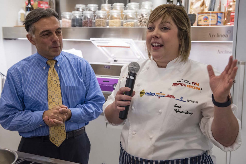 Galleria fotografica






Giancarlo Perbellini di Casa Perbellini, mattatore a Chicago









Gnocchi di polenta di Storo, pane, verze, rape rosse, brodo al caprino e polvere di crosta di Grana Padano, il piatto della lezione di Perbellini in Illinois









Le t-shirt di Eataly









Sarah Grueneberg, chef del ristorante Monteverde di Chicago, una bella sorpresa

 









La pasta di Sarah è quasi cotta…









…e darà vita a splendidi Spaghetti Monograno Felicetti, Grana Padano, pecorino romano e toscano, ricotta di siero di latte, blend di 4 pepi









Carlo Cracco, protagonista di una lezione e di un pranzo a Chicago









The making of… Bacio Perugina

 









Gli Spaghettoni Felicetti con plancton di Carlo Cracco

 









Fusillotti Cappelli Monograno Felicetti e burro affumicato, un primo efficace di Carlo Cracco

 









Pasta ancora protagonista con i deliziosi Sedani Monograno Felicetti e vellutata di fagioli con polpo, abalone della baia di Monterey e pepe affumicato di Michael Tusk, chef del Quince di San Francisco

 









I tortelli al topinambur, primo piatto del pranzo di Eataly Chicago. La firma è ancora di Michael Tusk

 









L’Uovo affumicato presentato da Carlo Cracco al pranzo di Chicago

 









Crostata di buttermilk, il dolce di Chicago firmato a Eataly Chicago da Rob Wing, resident chef

 









Spalla fondente d’agnello, cipolla, mozzarella affumicata e pane al pomodoro, il secondo di Chicago di Giancarlo Perbellini

 









I formaggi di Carozzi: Quader de Cavra, formaggio Branzi, Valtunt della Valsassina

 









Franco Pepe e Lidia Bastianich, protagonisti della lezione d’apertura della settima edizione di Identità New York

 









Tutto esaurito anche quest’anno alla Scuola di Eataly Flatiron

 









Il prologo della lezione numero 2 di New York: Massimo Bottura e Alex Atala vanno in diretta sulla pagina facebook del New York Times. Con loro, la foodjournalist Melissa Clark

 









Massimo Bottura e Alex Atala

 









I passatelli ricavati dagli scarti della pizza, oggetto della lezione newyorkese di Massimo Bottura

 









Massimo Bottura e il fido secondo Davide Di Fabio

 









Alex Atala, passione paulista

 









Il piatto della lezione di Alex Atala: petto di vitello (brisket) con bacuri e cipolle pickled

 









L’omaggio di Massimo Bottura a Identità Golose

 









Massimo Bottura scherza coi ragazzi del suo team

 









La Lasagna di zucchine con pomodori e marinara piccante, il piatto di Matthew Kenney, cuoco vegano e crudista americano

 









La Zuppa di Grana Padano con pomodori pelati e pane raffermo di Niko Romito, co-autore con Kenney della terza e ultima lezione di New York

 









Romito e il metrò

 









Paolo Marchi e Matthew Kenney al pronti-via della cena Dine Around da Eataly Flatiron

 









La Tagliatelle di alghe cacio e pepe di Matthey Kenney al Dine Around

 









Tartufi protagonisti con Urbani Truffles

 









Dine Around: Massimo Bottura spiega ai convenuti il suo “Lenticchia è meglio del caviale”

 









Say cheeese

 









Il resident chef di Eataly Flatiron Fortunato Nicotra al lavoro al Dine Around col suo piatto: Felicetti Conchiglie Nere, Grana Padano e ristretto di pera

 









Le Bombe alla crema di Niko Romito e Dino Como, il dessert del Dine Around

 









Una curiosa espressione parallela di Romito e il suo staff

 









Lidia Bastianch e Niko Romito

 









L’olio è di Villa Manodori

 






