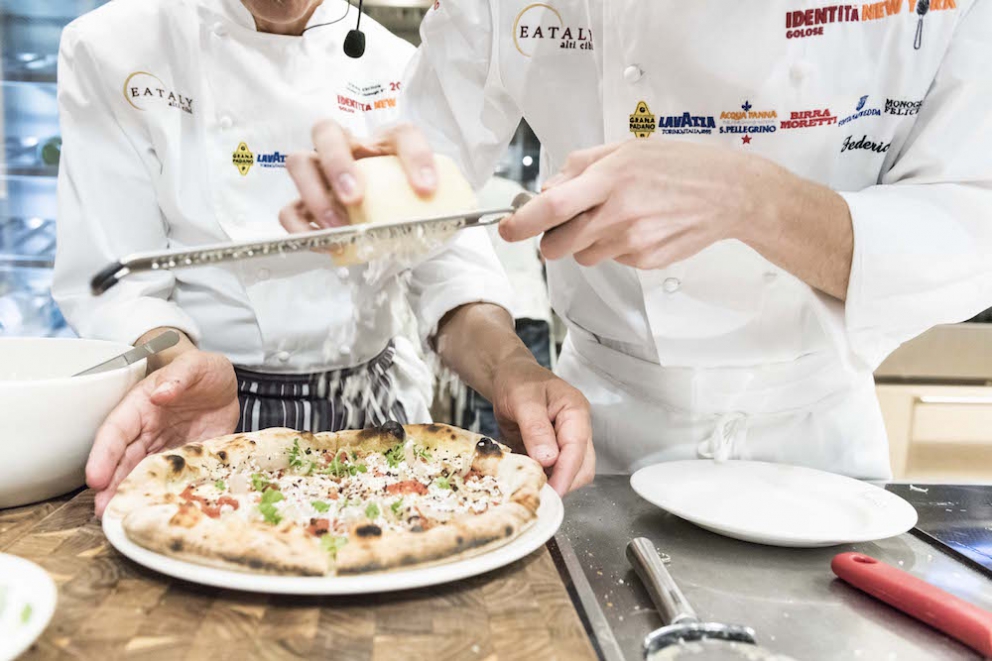 Galleria fotografica






Giancarlo Perbellini di Casa Perbellini, mattatore a Chicago









Gnocchi di polenta di Storo, pane, verze, rape rosse, brodo al caprino e polvere di crosta di Grana Padano, il piatto della lezione di Perbellini in Illinois









Le t-shirt di Eataly









Sarah Grueneberg, chef del ristorante Monteverde di Chicago, una bella sorpresa

 









La pasta di Sarah è quasi cotta…









…e darà vita a splendidi Spaghetti Monograno Felicetti, Grana Padano, pecorino romano e toscano, ricotta di siero di latte, blend di 4 pepi









Carlo Cracco, protagonista di una lezione e di un pranzo a Chicago









The making of… Bacio Perugina

 









Gli Spaghettoni Felicetti con plancton di Carlo Cracco

 









Fusillotti Cappelli Monograno Felicetti e burro affumicato, un primo efficace di Carlo Cracco

 









Pasta ancora protagonista con i deliziosi Sedani Monograno Felicetti e vellutata di fagioli con polpo, abalone della baia di Monterey e pepe affumicato di Michael Tusk, chef del Quince di San Francisco

 









I tortelli al topinambur, primo piatto del pranzo di Eataly Chicago. La firma è ancora di Michael Tusk

 









L’Uovo affumicato presentato da Carlo Cracco al pranzo di Chicago

 









Crostata di buttermilk, il dolce di Chicago firmato a Eataly Chicago da Rob Wing, resident chef

 









Spalla fondente d’agnello, cipolla, mozzarella affumicata e pane al pomodoro, il secondo di Chicago di Giancarlo Perbellini

 









I formaggi di Carozzi: Quader de Cavra, formaggio Branzi, Valtunt della Valsassina

 









Franco Pepe e Lidia Bastianich, protagonisti della lezione d’apertura della settima edizione di Identità New York

 









Tutto esaurito anche quest’anno alla Scuola di Eataly Flatiron

 









Il prologo della lezione numero 2 di New York: Massimo Bottura e Alex Atala vanno in diretta sulla pagina facebook del New York Times. Con loro, la foodjournalist Melissa Clark

 









Massimo Bottura e Alex Atala

 









I passatelli ricavati dagli scarti della pizza, oggetto della lezione newyorkese di Massimo Bottura

 









Massimo Bottura e il fido secondo Davide Di Fabio

 









Alex Atala, passione paulista

 









Il piatto della lezione di Alex Atala: petto di vitello (brisket) con bacuri e cipolle pickled

 









L’omaggio di Massimo Bottura a Identità Golose

 









Massimo Bottura scherza coi ragazzi del suo team

 









La Lasagna di zucchine con pomodori e marinara piccante, il piatto di Matthew Kenney, cuoco vegano e crudista americano

 









La Zuppa di Grana Padano con pomodori pelati e pane raffermo di Niko Romito, co-autore con Kenney della terza e ultima lezione di New York

 









Romito e il metrò

 









Paolo Marchi e Matthew Kenney al pronti-via della cena Dine Around da Eataly Flatiron

 









La Tagliatelle di alghe cacio e pepe di Matthey Kenney al Dine Around

 









Tartufi protagonisti con Urbani Truffles

 









Dine Around: Massimo Bottura spiega ai convenuti il suo “Lenticchia è meglio del caviale”

 









Say cheeese

 









Il resident chef di Eataly Flatiron Fortunato Nicotra al lavoro al Dine Around col suo piatto: Felicetti Conchiglie Nere, Grana Padano e ristretto di pera

 









Le Bombe alla crema di Niko Romito e Dino Como, il dessert del Dine Around

 









Una curiosa espressione parallela di Romito e il suo staff

 









Lidia Bastianch e Niko Romito

 









L’olio è di Villa Manodori

 









Vince Gerasole (qui con Sarah Grueneberg), presentatore delle 5 lezioni nelle due città

 









Giancarlo Perbellini e Sarah Grueneberg

 









Il piatto in tazzina preparato da Carlo Cracco a Chicago per Lavazza

 









Con Carlo Cracco e Michael Tusk, Chiara Zucchetti di Lavazza

 









Cristina Ziliani, autrice di spumeggianti prologhi alle lezioni

 









Nicola Farinetti

 






