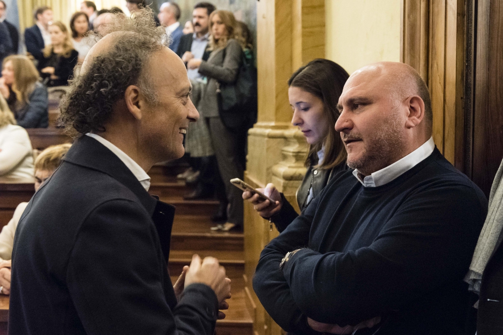 Photogallery











Annie Féolde e Aimo Moroni









Andrea Berton con Davide Oldani









Un attento Pietro Leemann









Alcuni soci benemeriti: Alfonso Iaccarino, Annie Féolde, Aimo e Nadia Moroni









L'applauditissimo intervento di Corrado Assenza









Cesare Battisti, Marco Sacco, Renato Bosco e Pietro Zito. Sacco ha dichiarato: «Soprattutto dopo Expo 2015, siamo riconosciuti tra i Paesi con il maggior capitale di storia e cultura enogastronomica. Oggi  il Governo ci premia affidandoci ufficialmente una missione che da tempo già molti di noi perseguivano singolarmente. Valorizzeremo così in sinergia con le Istituzioni un patrimonio che è di tutti, portando nel mondo l’arte culinaria nel nostro dna di chef, cuochi, piazzaioli e ristoratori»

 









L'intervento di Davide Oldani









Alfonso Iaccarino














Assenza dialoga con Sacco, Battisti in mezzo ai due









Aimo e Nadia Moroni









Cristina Bowerman e Carlin Petrini











