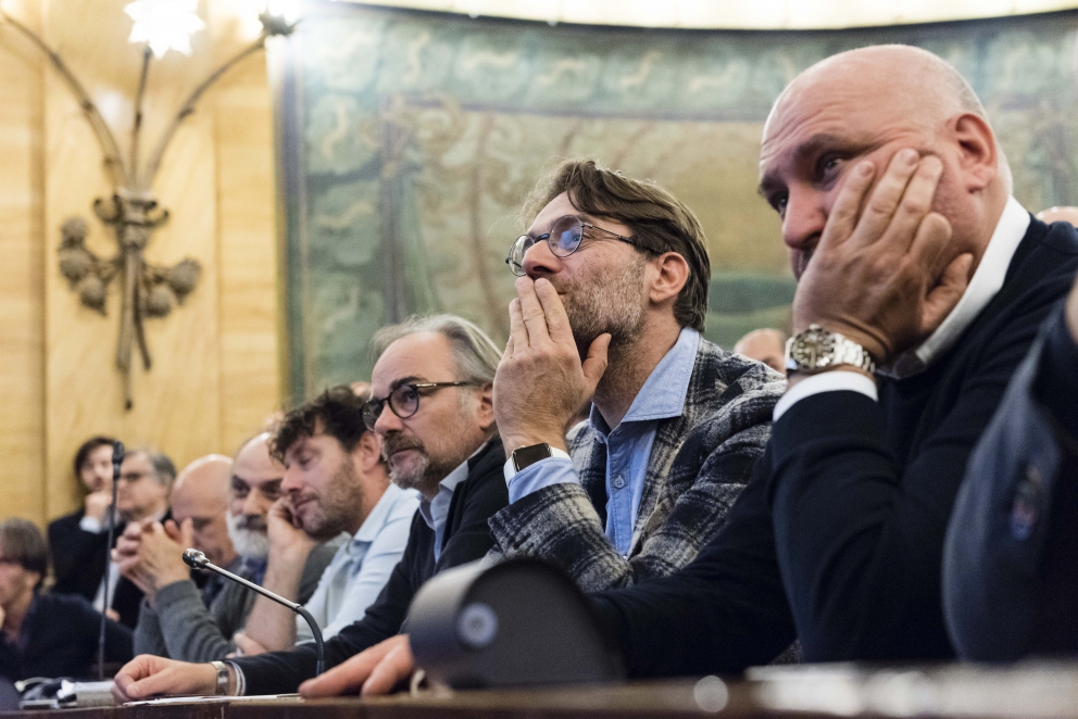 Photogallery











Annie Féolde e Aimo Moroni









Andrea Berton con Davide Oldani









Un attento Pietro Leemann









Alcuni soci benemeriti: Alfonso Iaccarino, Annie Féolde, Aimo e Nadia Moroni









L'applauditissimo intervento di Corrado Assenza






