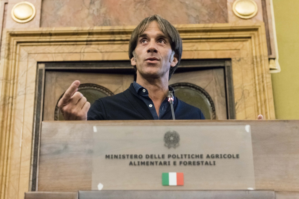 Photogallery











Annie Féolde e Aimo Moroni









Andrea Berton con Davide Oldani









Un attento Pietro Leemann









Alcuni soci benemeriti: Alfonso Iaccarino, Annie Féolde, Aimo e Nadia Moroni









L'applauditissimo intervento di Corrado Assenza









Cesare Battisti, Marco Sacco, Renato Bosco e Pietro Zito. Sacco ha dichiarato: «Soprattutto dopo Expo 2015, siamo riconosciuti tra i Paesi con il maggior capitale di storia e cultura enogastronomica. Oggi  il Governo ci premia affidandoci ufficialmente una missione che da tempo già molti di noi perseguivano singolarmente. Valorizzeremo così in sinergia con le Istituzioni un patrimonio che è di tutti, portando nel mondo l’arte culinaria nel nostro dna di chef, cuochi, piazzaioli e ristoratori»

 






