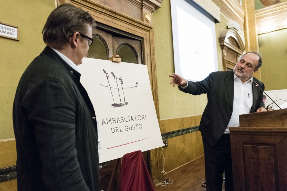 Photogallery











Annie Féolde e Aimo Moroni









Andrea Berton con Davide Oldani









Un attento Pietro Leemann









Alcuni soci benemeriti: Alfonso Iaccarino, Annie Féolde, Aimo e Nadia Moroni









L'applauditissimo intervento di Corrado Assenza









Cesare Battisti, Marco Sacco, Renato Bosco e Pietro Zito. Sacco ha dichiarato: «Soprattutto dopo Expo 2015, siamo riconosciuti tra i Paesi con il maggior capitale di storia e cultura enogastronomica. Oggi  il Governo ci premia affidandoci ufficialmente una missione che da tempo già molti di noi perseguivano singolarmente. Valorizzeremo così in sinergia con le Istituzioni un patrimonio che è di tutti, portando nel mondo l’arte culinaria nel nostro dna di chef, cuochi, piazzaioli e ristoratori»

 









L'intervento di Davide Oldani









Alfonso Iaccarino














Assenza dialoga con Sacco, Battisti in mezzo ai due









Aimo e Nadia Moroni









Cristina Bowerman e Carlin Petrini














Chiacchiere tra Moreno Cedroni e Pietro Zito









Carlo Cracco sul palco









Sacco, Bosco e Battisti









Franco Pepe e Paolo Marchi






