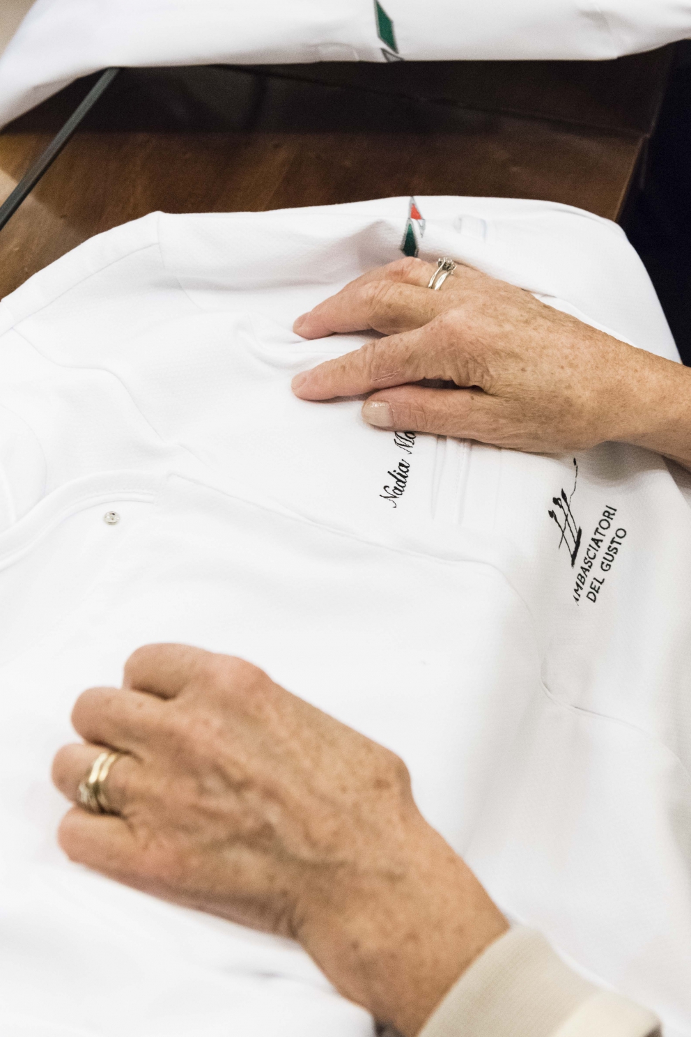 Photogallery











Annie Féolde e Aimo Moroni









Andrea Berton con Davide Oldani









Un attento Pietro Leemann









Alcuni soci benemeriti: Alfonso Iaccarino, Annie Féolde, Aimo e Nadia Moroni









L'applauditissimo intervento di Corrado Assenza









Cesare Battisti, Marco Sacco, Renato Bosco e Pietro Zito. Sacco ha dichiarato: «Soprattutto dopo Expo 2015, siamo riconosciuti tra i Paesi con il maggior capitale di storia e cultura enogastronomica. Oggi  il Governo ci premia affidandoci ufficialmente una missione che da tempo già molti di noi perseguivano singolarmente. Valorizzeremo così in sinergia con le Istituzioni un patrimonio che è di tutti, portando nel mondo l’arte culinaria nel nostro dna di chef, cuochi, piazzaioli e ristoratori»

 









L'intervento di Davide Oldani









Alfonso Iaccarino














Assenza dialoga con Sacco, Battisti in mezzo ai due









Aimo e Nadia Moroni









Cristina Bowerman e Carlin Petrini














Chiacchiere tra Moreno Cedroni e Pietro Zito









Carlo Cracco sul palco









Sacco, Bosco e Battisti









Franco Pepe e Paolo Marchi









Alessandro Gilmozzi e Paolo Marchi presentano il simbolo dell'associazione














Stretta di mano tra Carlin Petrini e Paolo Marchi














Alessandro Gilmozzi, Simone Padoan, Roy Caceres, Daniele Usai









Giuseppe Carrus, Antonia Klugmann, Roberto Petza, Manuel Costardi









Daniele Usai, Giulio Terrinoni, ​Anthony Genovese









Viviana Varese con Claudio Ceroni, patron di MagentaBureau














Davide Scabin









Antonello Colonna









Dialogo tra Stefania Moroni, Luisa Acciarri e Marco Bolasco






