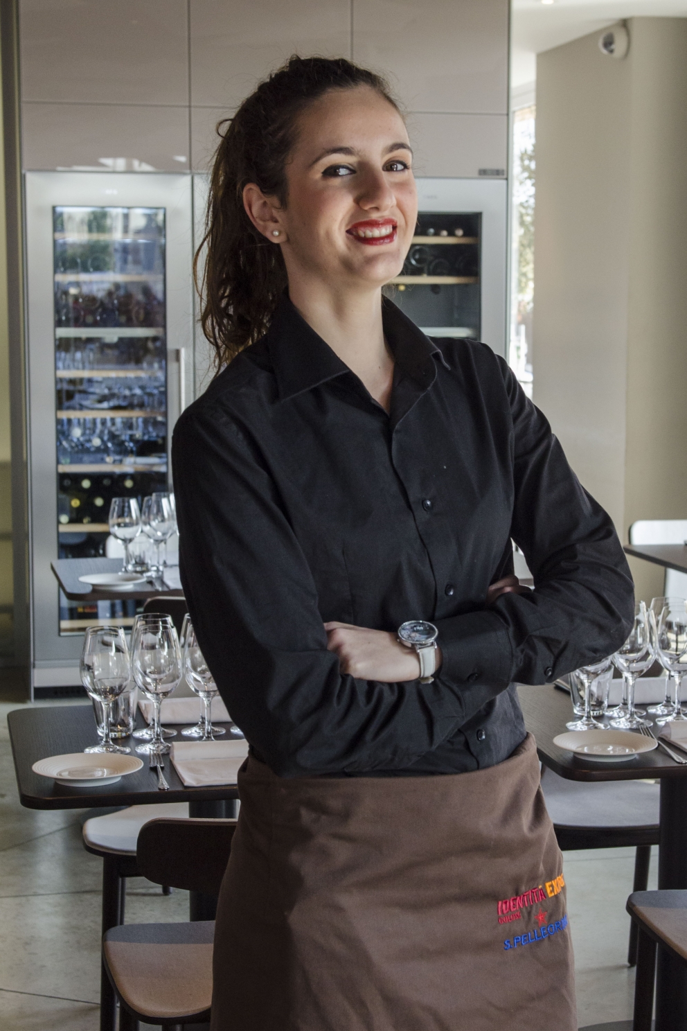 Galleria fotografica






Andrea Ribaldone dà indicazioni alla squadra








In posa








Briefing prima del serivizio








Con Ugo Alciati








Viviana Varese spiega i piatti ai camerieri








Riunione con Anthony Genovese























Con Carlo Cracco



































