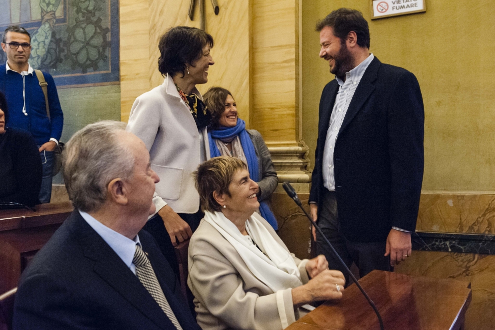 Photogallery











Annie Féolde e Aimo Moroni









Andrea Berton con Davide Oldani









Un attento Pietro Leemann









Alcuni soci benemeriti: Alfonso Iaccarino, Annie Féolde, Aimo e Nadia Moroni









L'applauditissimo intervento di Corrado Assenza









Cesare Battisti, Marco Sacco, Renato Bosco e Pietro Zito. Sacco ha dichiarato: «Soprattutto dopo Expo 2015, siamo riconosciuti tra i Paesi con il maggior capitale di storia e cultura enogastronomica. Oggi  il Governo ci premia affidandoci ufficialmente una missione che da tempo già molti di noi perseguivano singolarmente. Valorizzeremo così in sinergia con le Istituzioni un patrimonio che è di tutti, portando nel mondo l’arte culinaria nel nostro dna di chef, cuochi, piazzaioli e ristoratori»

 









L'intervento di Davide Oldani









Alfonso Iaccarino














Assenza dialoga con Sacco, Battisti in mezzo ai due









Aimo e Nadia Moroni









Cristina Bowerman e Carlin Petrini














Chiacchiere tra Moreno Cedroni e Pietro Zito









Carlo Cracco sul palco









Sacco, Bosco e Battisti









Franco Pepe e Paolo Marchi









Alessandro Gilmozzi e Paolo Marchi presentano il simbolo dell'associazione














Stretta di mano tra Carlin Petrini e Paolo Marchi














Alessandro Gilmozzi, Simone Padoan, Roy Caceres, Daniele Usai









Giuseppe Carrus, Antonia Klugmann, Roberto Petza, Manuel Costardi









Daniele Usai, Giulio Terrinoni, ​Anthony Genovese









Viviana Varese con Claudio Ceroni, patron di MagentaBureau














Davide Scabin









Antonello Colonna






