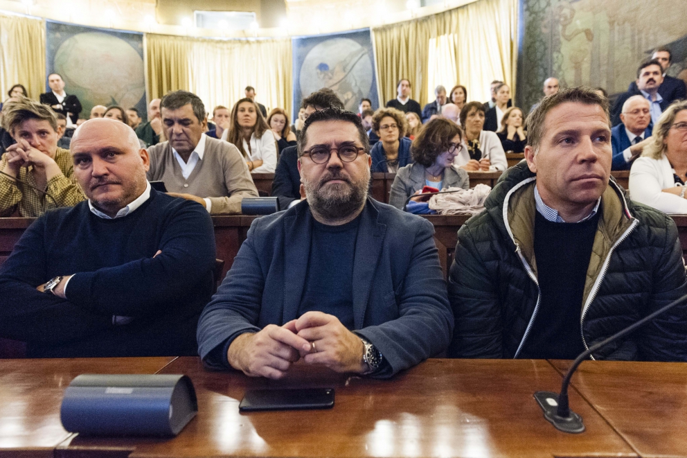 Photogallery











Annie Féolde e Aimo Moroni









Andrea Berton con Davide Oldani









Un attento Pietro Leemann









Alcuni soci benemeriti: Alfonso Iaccarino, Annie Féolde, Aimo e Nadia Moroni









L'applauditissimo intervento di Corrado Assenza









Cesare Battisti, Marco Sacco, Renato Bosco e Pietro Zito. Sacco ha dichiarato: «Soprattutto dopo Expo 2015, siamo riconosciuti tra i Paesi con il maggior capitale di storia e cultura enogastronomica. Oggi  il Governo ci premia affidandoci ufficialmente una missione che da tempo già molti di noi perseguivano singolarmente. Valorizzeremo così in sinergia con le Istituzioni un patrimonio che è di tutti, portando nel mondo l’arte culinaria nel nostro dna di chef, cuochi, piazzaioli e ristoratori»

 









L'intervento di Davide Oldani









Alfonso Iaccarino














Assenza dialoga con Sacco, Battisti in mezzo ai due









Aimo e Nadia Moroni









Cristina Bowerman e Carlin Petrini














Chiacchiere tra Moreno Cedroni e Pietro Zito









Carlo Cracco sul palco









Sacco, Bosco e Battisti









Franco Pepe e Paolo Marchi









Alessandro Gilmozzi e Paolo Marchi presentano il simbolo dell'associazione














Stretta di mano tra Carlin Petrini e Paolo Marchi














Alessandro Gilmozzi, Simone Padoan, Roy Caceres, Daniele Usai









Giuseppe Carrus, Antonia Klugmann, Roberto Petza, Manuel Costardi









Daniele Usai, Giulio Terrinoni, ​Anthony Genovese









Viviana Varese con Claudio Ceroni, patron di MagentaBureau














Davide Scabin









Antonello Colonna









Dialogo tra Stefania Moroni, Luisa Acciarri e Marco Bolasco











