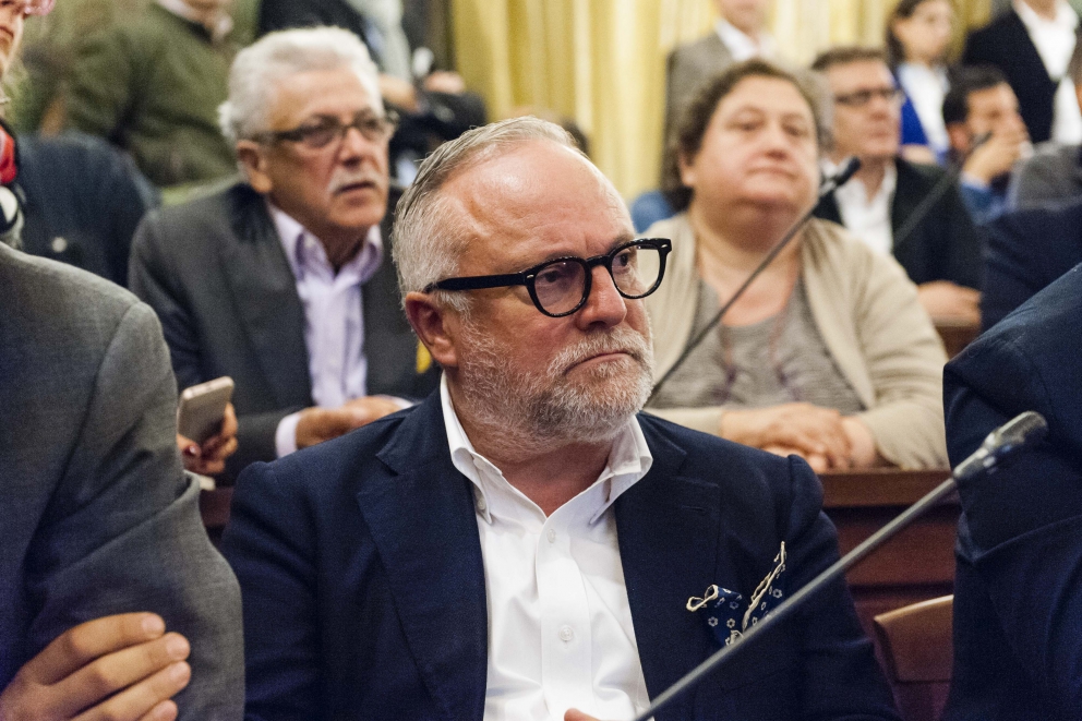 Photogallery











Annie Féolde e Aimo Moroni









Andrea Berton con Davide Oldani









Un attento Pietro Leemann









Alcuni soci benemeriti: Alfonso Iaccarino, Annie Féolde, Aimo e Nadia Moroni









L'applauditissimo intervento di Corrado Assenza









Cesare Battisti, Marco Sacco, Renato Bosco e Pietro Zito. Sacco ha dichiarato: «Soprattutto dopo Expo 2015, siamo riconosciuti tra i Paesi con il maggior capitale di storia e cultura enogastronomica. Oggi  il Governo ci premia affidandoci ufficialmente una missione che da tempo già molti di noi perseguivano singolarmente. Valorizzeremo così in sinergia con le Istituzioni un patrimonio che è di tutti, portando nel mondo l’arte culinaria nel nostro dna di chef, cuochi, piazzaioli e ristoratori»

 









L'intervento di Davide Oldani









Alfonso Iaccarino














Assenza dialoga con Sacco, Battisti in mezzo ai due









Aimo e Nadia Moroni









Cristina Bowerman e Carlin Petrini














Chiacchiere tra Moreno Cedroni e Pietro Zito









Carlo Cracco sul palco









Sacco, Bosco e Battisti









Franco Pepe e Paolo Marchi









Alessandro Gilmozzi e Paolo Marchi presentano il simbolo dell'associazione














Stretta di mano tra Carlin Petrini e Paolo Marchi














Alessandro Gilmozzi, Simone Padoan, Roy Caceres, Daniele Usai









Giuseppe Carrus, Antonia Klugmann, Roberto Petza, Manuel Costardi









Daniele Usai, Giulio Terrinoni, ​Anthony Genovese









Viviana Varese con Claudio Ceroni, patron di MagentaBureau














Davide Scabin






