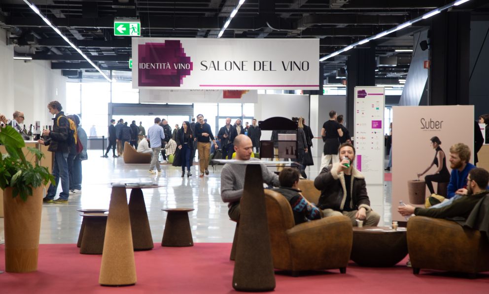 Il mondo del vino si interroga: non solo produrre, anche comunicare