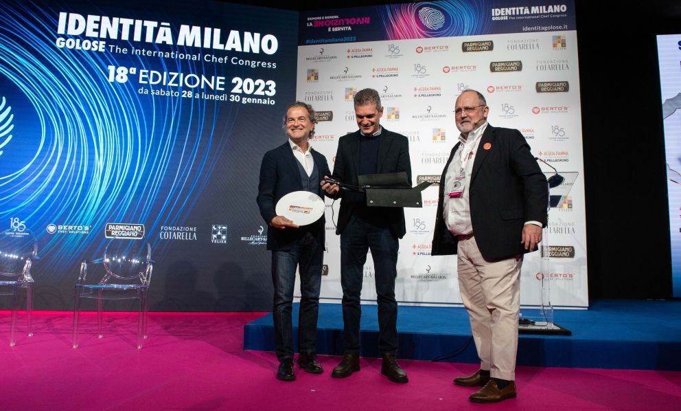 Consorzio del Parmigiano Reggiano awards Osteria del Viandante
