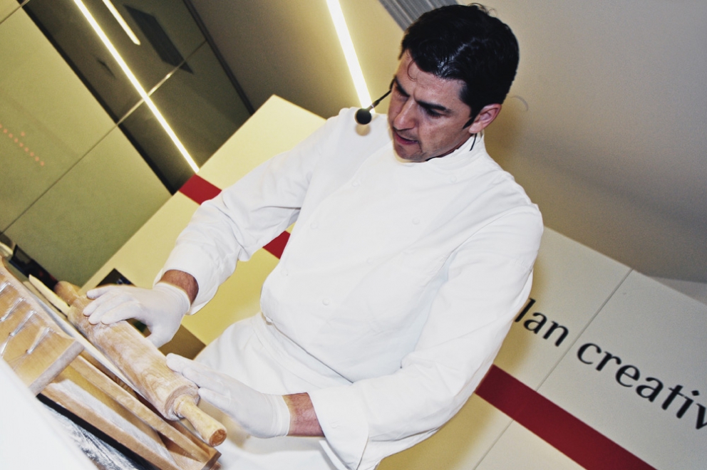 Galleria fotografica






Federico Graziani e Alessandro Negrini, sommelier e chef de Il Luogo di Aimo e Nadia a Milano








La lezione di Alessandro Negrini








Il Risotto carnaroli in guazzetto di mare di Alessandro Negrini








Il cooking show di Andrea Berton, chef del Trussardi alla Scala a Milano





