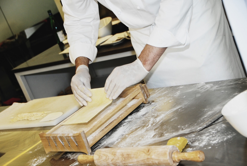 Galleria fotografica






Federico Graziani e Alessandro Negrini, sommelier e chef de Il Luogo di Aimo e Nadia a Milano








La lezione di Alessandro Negrini








Il Risotto carnaroli in guazzetto di mare di Alessandro Negrini








Il cooking show di Andrea Berton, chef del Trussardi alla Scala a Milano








Gli spaghetti alla chitarra di Andrea Berton





