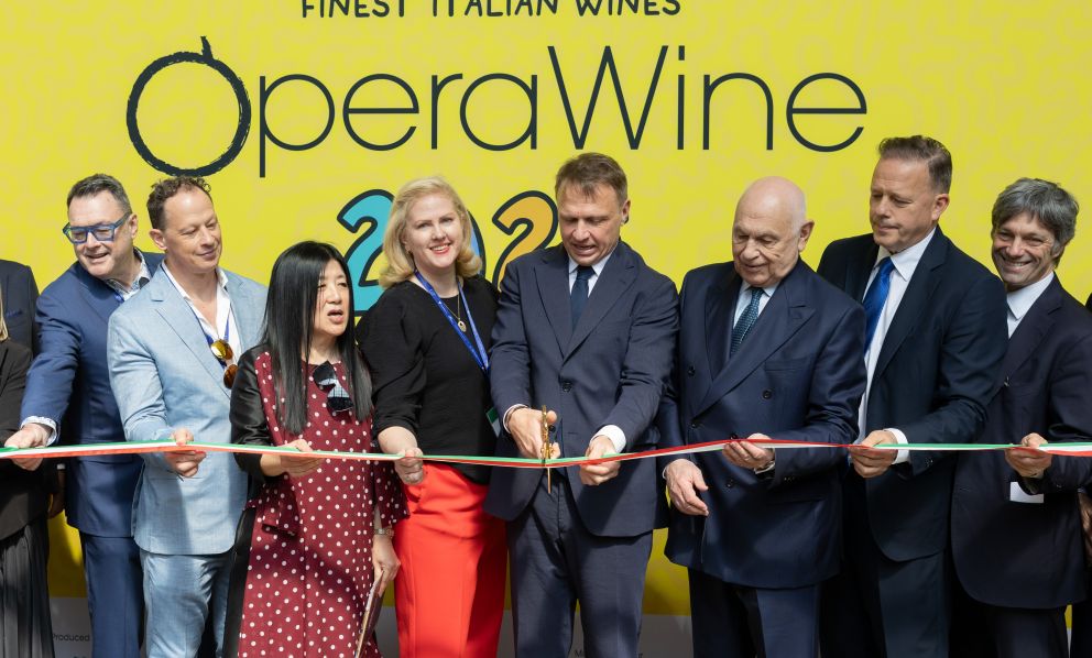OperaWine 2025 e la sfida dei dazi: «Il vino italiano cerchi nuovi mercati», dice Stevie Kim