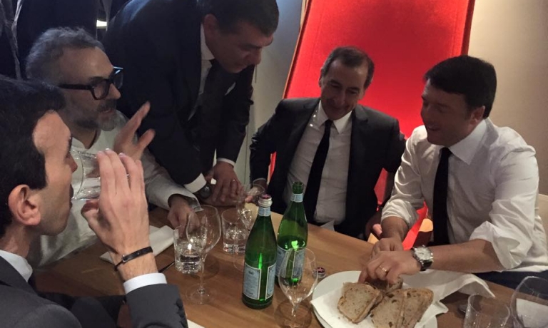 Galleria fotografica






Bottura a Identità 2013






