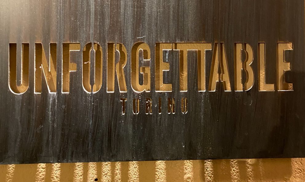 Unforgettable, un solo tavolo e il vegetale al centro