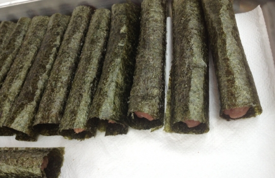 Galleria fotograficaFabio Pisani di Aimo e Nadia e il suo partner della rassegna, Davide Longoni del panificio LongoniPer Pisani e Longoni, un'apprezzatissima Rosetta di Petra con cicerchie, ciocriette selvatiche e ricotta marzoticaMarco Valletta dell'Accademia del pane e Maria Grazia Attolini della Dolcetteria di Rimini. Per loro Tondo morbido di glutin&ograve; all'origano con polpa di trota del Sile e zucchine marinate all'agretto&nbsp;(foto Sarah Scaparone)Aurora Mazzucchelli del ristorante Marconi di Sasso Marconi (Bologna) era in coppia con Massimo Vitali del panificio Vitali di Cesenatico (Forl&igrave;-Cesena)Per loro anche un insolito tocco di cioccolato tra due fette di Ciabattina di Petra con fiocchi di germe di grano, ripiene anche di formaggio ragusano, origano sicliano e olive fresche. Rievocazione di memorie d'infanzia per la MazzucchelliSimone Padoan de I Tigli di San Bonifacio (Verona) era in tandem con Pietro Freddi dell'omonima forneria di Casto (Brescia)