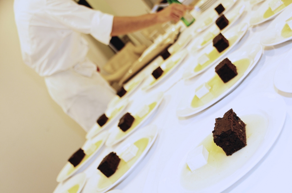 Galleria fotografica






Federico Graziani e Alessandro Negrini, sommelier e chef de Il Luogo di Aimo e Nadia a Milano








La lezione di Alessandro Negrini








Il Risotto carnaroli in guazzetto di mare di Alessandro Negrini








Il cooking show di Andrea Berton, chef del Trussardi alla Scala a Milano








Gli spaghetti alla chitarra di Andrea Berton








Gli spaghetti alla chitarra di Andrea Berton








Elio Sironi, chef del Bulgari a Milano








Il cooking show di Pietro Leemann, chef del Joia a Milano








La preparazione del Raviolo a mano di Pietro Leemann








Il Raviolo a mano di Pietro Leemann





