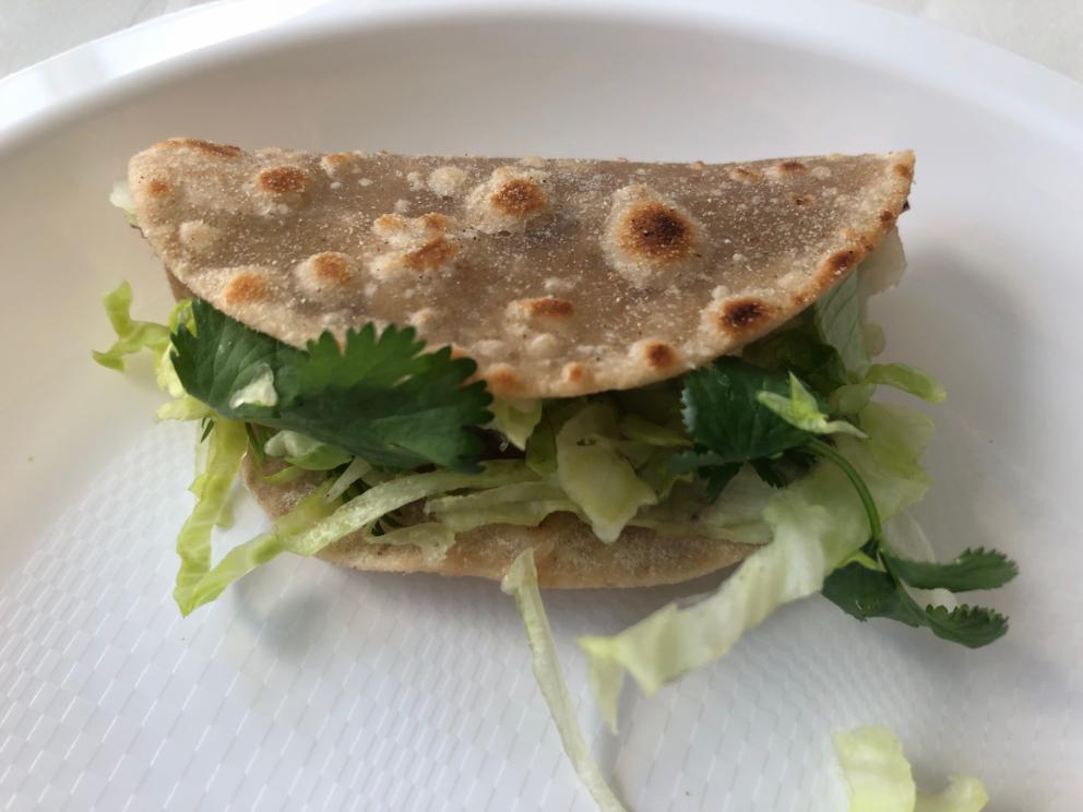 Galleria fotografica






La cena prologo di Pig Calabria è stata preparata al De Gustibus di Palmi. Nella foto Armando e Maurizio Sciarrone, figlio e padre









Padre e figlio della Macelleria Arturo di Campo Calabro (Reggio Calabria) preparano la caddara tradizionale a Villa Rossi. A sobbolire, le frittole, tutti i tagli del maiale









Luca Abbruzzino, chef del ristorante Abbruzzino di Catanzaro, tra Enzo e Renato Ioppolo della Macelleria Fratelli Ioppolo di San Giorgio Morgete (Reggio Calabria), telefono +39.0966.935101









Il motto è noto: del maiale non si butta via nulla









Luciano Monosilio (Pipero, Roma) prepara il su Bao ai piedini di maiale con salsa thai









E intanto fuori la caddara sobbolle









Sulla postazione di Angelo Sabatelli (Angelo Sabatelli, Putignano, Bari), girelle di topinambur e una montagna di ‘nduja









Ruggiero mette a punto la Cotenna soffiata









Costina di maiale glassata col liquido di cottura della frittola, aglio fermentato, puntarelle di Antonio Biafora (Biafora, San Giovanni in Fiore, Cosenza)









Costina glassata e crumble di pane alla camomilla di Gennaro Di Pace, Osteria di Porta del Vaglio a Saracena (Cosenza)






