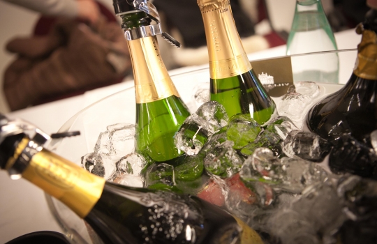 Galleria fotograficaMassimo Spigaroli:&nbsp;Ravioli di fonduta di tosone e culatello su crema di cimette di rapeFabio Barbaglini dell'Antica Osteria del Ponte di Cassinetta di Lugagnano:&nbsp;Brandade di stoccafisso con salsa di prugne e radici croccanti