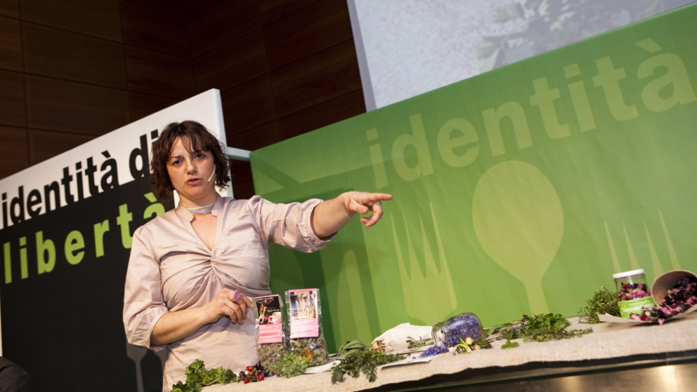 Galleria fotografica






Identità di libertà 2010 - Preparazioni








Identità di libertà 2010 - Il palco








Identità di libertà 2010 - Pietro Zito, chef del ristorante Antichi Sapori a Montegrosso d'Andria (Barletta-Andria-Trani)








Identità di libertà 2010 - Massimo Bottura sul palco








Identità di libertà 2010 - Pietro Leemann, chef del ristorante Joia a Milano








Identità di libertà 2010 - Emanuele Scarello, chef del ristorante Agli Amici a Udine








Identità di libertà 2010 - Le degustazioni 






