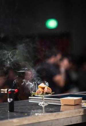 Galleria fotograficaAssalto a Kobe DesramaultsEmilie Rey ed Eric Pras: coppia dolce"Percorsi" di Gianluca Fusto: doppia presentazione del libro, doppi applausiThe Fat Duck Trio: 5 anni dopo Heston Blumenthal, il ristorante di Bray torna sul palco milanese con James Petrie, Jonny Lake e Hideko KawaHeinz Beck e il suo braccio armato dolce Giuseppe AmatoMassimiliano Alajmo: J come PjizzaFabio Barbaglini, Ezio Santin e Massimiliano Alajmo: dietro al maestroI fratelli Castanho: l'Amazzonia di Belem&nbsp;Rafa Pe&ntilde;a e il suo aiutante: giovent&ugrave; catalanaFrancesca Barberini, Andrea Petrini, Bertrand Gr&eacute;baut e Theo DanyAngel Leon, il pesce alle Colonne d'ErcoleGiulia Corradetti, Magnus Nilsson e Lisa MarchesiRyan Clift: il cocktail-pairingCarlo Cracco e Matteo Baronetto: le basi dell'acidoOscar Farinetti e Clement VachonMassimo Bottura. Sullo sfondo, Davide Di Fabio&nbsp;Il giubilo di Dominique PersooneDavide Scabin e il suo secondo Giuseppe RambaldiTonino Cannavacciuolo e Gennaro EspositoPieter LonnevilleNella selva di arti, Gert De MangeleerGianluca Fusto, spettatore del Dossier DessertIrina Freguia e Ivan CrispoMaxime Meilleur: superlativoLo squadrone del Coq di Lorenzo CogoClaudio CeroniA sinistra, si riconosce Giuliano BadessariDaniel Humm e Stefano VeglianiPietro Zito e Paolo Marchi: le genesi del rispettoFranco Pepe, Francesca Romana Barberini e Simone PadoanA destra, David Kinch con Jacob PilarskiI Crippa boysCristina Bowerman: concentrataLivia ChiriottiTarsia TrevisanJacopo Bianchi, Jordi Roca e Joan Roca: viva il CellerDavide Oldani