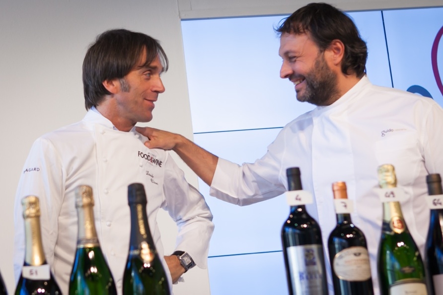 Galleria fotografica











 Da sinistra: Paolo Marchi, Gianluca Gorini, Helmuth Köcher, Niccolò Rizzi, Christian Milone, Giuseppe Iannotti













 Massimo Bottura








 Da sinistra: Massimo Bottura, Helmuth Köcher, Antonio Borruso, Giorgio e Gian Pietro Damini, Paolo Marchi





