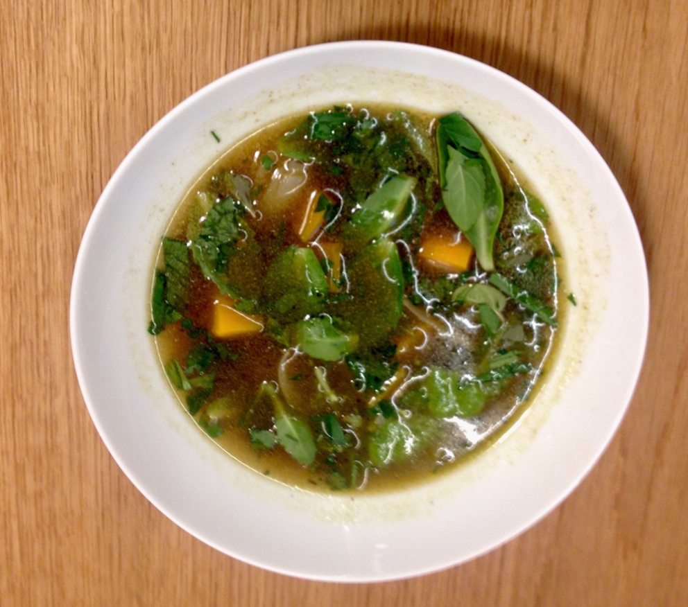 Galleria fotografica






PENSIEROSO. Ore 16.30 Massimo Bottura riflette in piazzale Greco prima del servizio








Il latte? Si utilizza solo quello che scade il giorno stesso








Frutta e verdura dall'Expo: ammaccata ma buona








Imperativo dietro le quinte: differenziare sistematicamente tutti i rifiuti








Men at work








Chili di fragole per il sorbetto finale. Le telecamere sono per un documentario che racconterà questi primi mesi di Refettorio Ambrosiano








Il pane è un dono di Jean Marc Vezzoli. Affetta Zanatta








Mise en place francescana








In cucina: l'australiano Beau Clugston (Noma) e la canadese Jessica Rosval (Osteria Francescana)













La base del dessert finale: fragole e banana cake













Nel pentolone di Massimo: croste di parmigiano, bucce di patate, foglie di alloro, prosciutto








Cristina Reni, tra i registi del Refettorio





