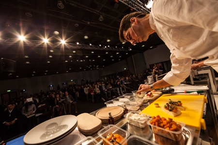 Photogallery






Premio creatività in cucina, Massimiliano Alajmo premiato da Piero Gabrieli e Chiara Quaglia di Molino Quaglia . Ai due estremi, Paolo Marchi e Francesca Barberini








Premio Birra in Cucina a Fabio Barbaglini. dell'Antica Osteria del Ponte di Cassinetta di Lugagnano (Milano). Con lui, Alfredo Pratolongo, direttore Comunicazione a Affari istituzionali di Heineken Italia








Claudio Ceroni e Paolo Marchi: apertura del Congresso 2013 otto il segno del rispetto










