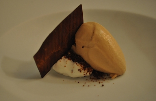 Galleria fotografica






Cold spaghettino with raw mullet, prawns, squid and a sauce of Bronte pistachios and mandarin








Slightly smoked salted codfish with coffee








Local crab soup with lemon aromatised potato








Broeto de pesse (fish soup) with polenta, ricotta cheese and bacon








White corn-flour polenta to accompany the fried moeche and acquadelle fish





