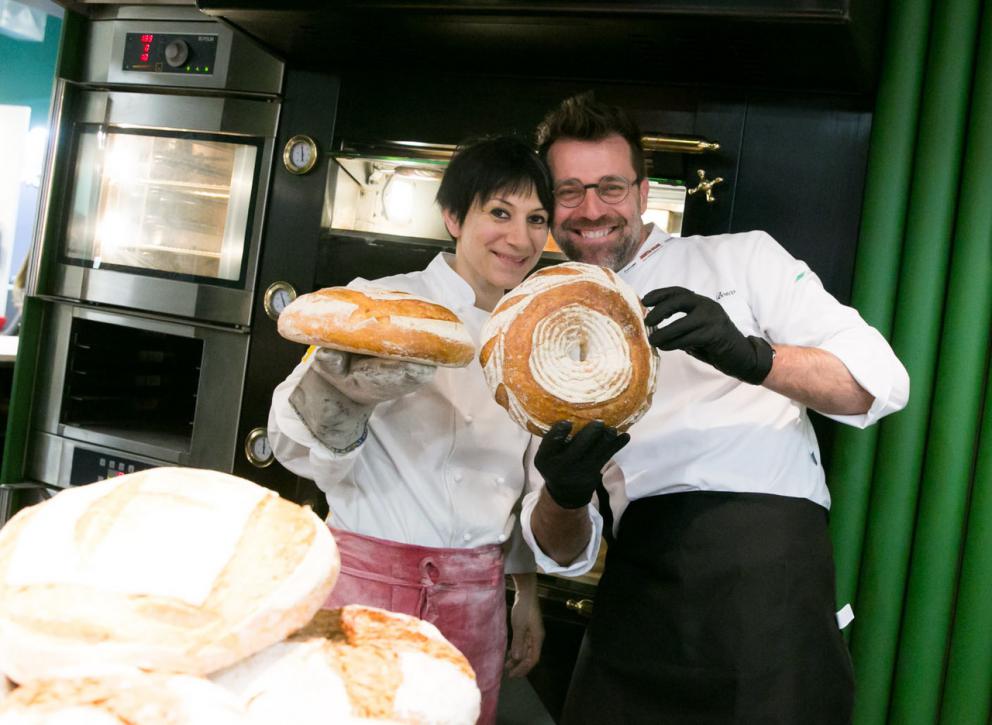 Galleria fotografica






Yannick Alléno davantin allo stand S.Pellegrino "The Experienze Table"









Matteo Lunelli, Oscar Farinetti, Francesco Cerea e, seduti, Josep Roca e Antonio Santini









Francesca Romana Barberini allo stand Petra Molino Quaglia









Massimo Bottura & selfie









Franco Pepe e Carlo Cracco









Fabrizio Ferrari e Nicola Fossaceca allo stand della Fondazione Birra Moretti









Gran folla: là in fondo c'è Pino Cuttaia...









Stand del Consorzio Tutela Grana Padano Dop, con Elisabetta Serraiotto









Paolo Parisi, Simone Rugiati & friends









Elio Sironi alla The Experience Table, che ha servito 800 coperti in tre giorni









Selfie con Viviana Varese e Francesca Romana Barberini



















Paolo Griffa









Oscar Farinetti e Claudio Ceroni









Yannick Alléno, Camilla Lunelli, Davide Oldani









Annie Féolde, Franco Pepe









Ri-Bottura da Lavazza









Solaika Marrocco alla Fondazione Birra Moretti









Marco Stabile






