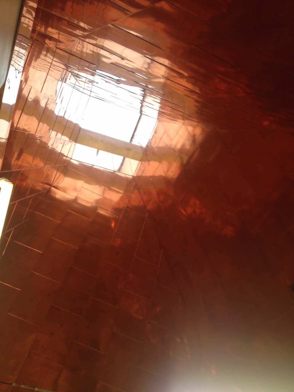 Galleria fotografica






PENSIEROSO. Ore 16.30 Massimo Bottura riflette in piazzale Greco prima del servizio








Il latte? Si utilizza solo quello che scade il giorno stesso








Frutta e verdura dall'Expo: ammaccata ma buona








Imperativo dietro le quinte: differenziare sistematicamente tutti i rifiuti








Men at work








Chili di fragole per il sorbetto finale. Le telecamere sono per un documentario che racconterà questi primi mesi di Refettorio Ambrosiano








Il pane è un dono di Jean Marc Vezzoli. Affetta Zanatta








Mise en place francescana








In cucina: l'australiano Beau Clugston (Noma) e la canadese Jessica Rosval (Osteria Francescana)













La base del dessert finale: fragole e banana cake













Nel pentolone di Massimo: croste di parmigiano, bucce di patate, foglie di alloro, prosciutto








Cristina Reni, tra i registi del Refettorio








Brodo vegetale ricavato da funghi, lime bruciato e tostato e servito con cipolle, zucca, zucchine ed erbe aromatiche (basilico, alloro, timo)








CUOCHI DI VERTICE. Bottura, numero due al mondo per la 50Best e Redzepi, terzo ma in vetta per quattro edizioni








Perché Redzepi guarda in alto?





