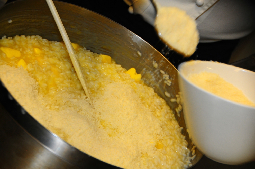 Galleria fotografica






Federico Graziani e Alessandro Negrini, sommelier e chef de Il Luogo di Aimo e Nadia a Milano








La lezione di Alessandro Negrini








Il Risotto carnaroli in guazzetto di mare di Alessandro Negrini








Il cooking show di Andrea Berton, chef del Trussardi alla Scala a Milano








Gli spaghetti alla chitarra di Andrea Berton








Gli spaghetti alla chitarra di Andrea Berton








Elio Sironi, chef del Bulgari a Milano








Il cooking show di Pietro Leemann, chef del Joia a Milano








La preparazione del Raviolo a mano di Pietro Leemann








Il Raviolo a mano di Pietro Leemann








Zuccherino, dessert servito da Pietro Leemann








Paolo Marchi introduce Giacomo Gallina, chef del Bice a Milano








La preparazione del lunch di Giacomo Gallina








Le Ranocchie riavvolte al burro d'erbe con timballo di crescione e aglietto di Giacomo Gallina








Il Padiglione Italia








Paolo Marchi introduce Alessandro Procopio, della brigata di cucina del D'O a Cornaredo (Milano), a rappresentare lo chef Davide Oldani








La preparazione di Zafferano e riso alla Milanese D'O





