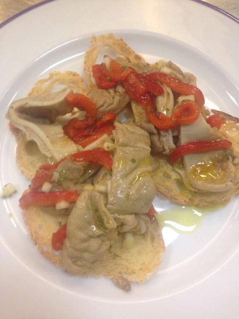 Galleria fotografica






Trippa fritta. Il primo piatto icona del locale









Vitello tonnato. Altro piatto icona









Midollo alla brace. Terzo piatto icona









Uovo morbido, animelle e bietoline all'erba di San Pietro









Ventresca di tonnetto ala lunga alla brace, cipolle agrodolci, capperi e rosmarino









Zucca di Hokkaido in carpione e bagna cauda









Uova di seppia arrostite, tarassaco, cicoria e bottarga di tonno









Baccalà, crema di ceci e cavolo nero









Insalata russa









Cardo gobbo gratinato e uova di aringa affumicate









Terrina di fegatini di pollo, saba e marmellata di cipolle alla menta









Risotto allo zafferano e midollo alla brace









Ravioli ripieni di ricotta di pecora e tarassaco, ricci di mare e erba cipollina









Gnocchi al ragù









Risotto all'aceto invecchiato, tarassaco, cicciolata e pepe nero









Mezze Maniche con pajata









Verdure bollite e bagna cauda









Beccaccia arrosto









Baccalà, lenticchie e pancetta stufata di mora romagnola (autoprodotta)









Granelle di agnello fritte, radicchio di Verona brasato al Valpolicella e salsa al gorgonzola









Frontali di ricciola nel guanciale alla brace, crema di cicerchie e rosmarino









Animelle croccanti, radicchio tardivo confit, cedro candito e liquirizia









Anguilla in carpione al dragoncello









Polenta gialla, salsiccia moretta e verza









Polenta bianca e garusoli al limone









Vignarola: fave, carciofi, lattuga romana, guanciale, cipollotto e pecorino romano









Asparagi, uova di quaglia, senape e cerfoglio









Diaframma di cavallo alla brace, crema di cipolle di tropea, crescione d'acqua









Fritto di leccia: cuore, fegato e lattume









Coratella di agnello









Orecchio di maiale alla brace, crema di radici di soncino, talli d'aglio, foglie di senape









Cipolla novella, fonduta di Castelmagno, agretti e liquirizia









Diaframma di vitello alla brace, bietole alla menta e purè









Tomahawk di pecora brogna alla brace, carote e portulaca









Crema di zucchine, salsa al caprino e pepe nero









Trippa alla parmigiana









Focaccia al vitello tonnato, preparazione a 4 mani concepita in uno dei frequenti "fuori carta" (cene a 4 mani) con Renato Bosco di Saporè









Polpo arrosto, crema di zucca, broccolo fiolaro e semi di zucca alla cannella









Cipolle in carpione e fonduta di fontina d'alpeggio









Cocotte di broccolo fiolaro e guanciale









Uovo, bruscandoli, rosolacci e tartufo









 Patate nuove, stringhe e tonno alletterato sott'olio autoprodotto









Trippe di baccalà, patate e 'nduja









Tartare di asina, rucola e semi di zucca tostati









Ravioli ripieni di coda di vitello, uva di moscato e cerfoglio






